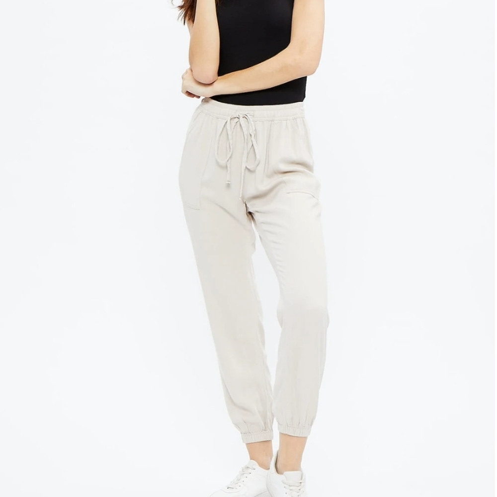 Bluenotes Basic Joggers in Beige 🆕️ - Picture 1 of 5